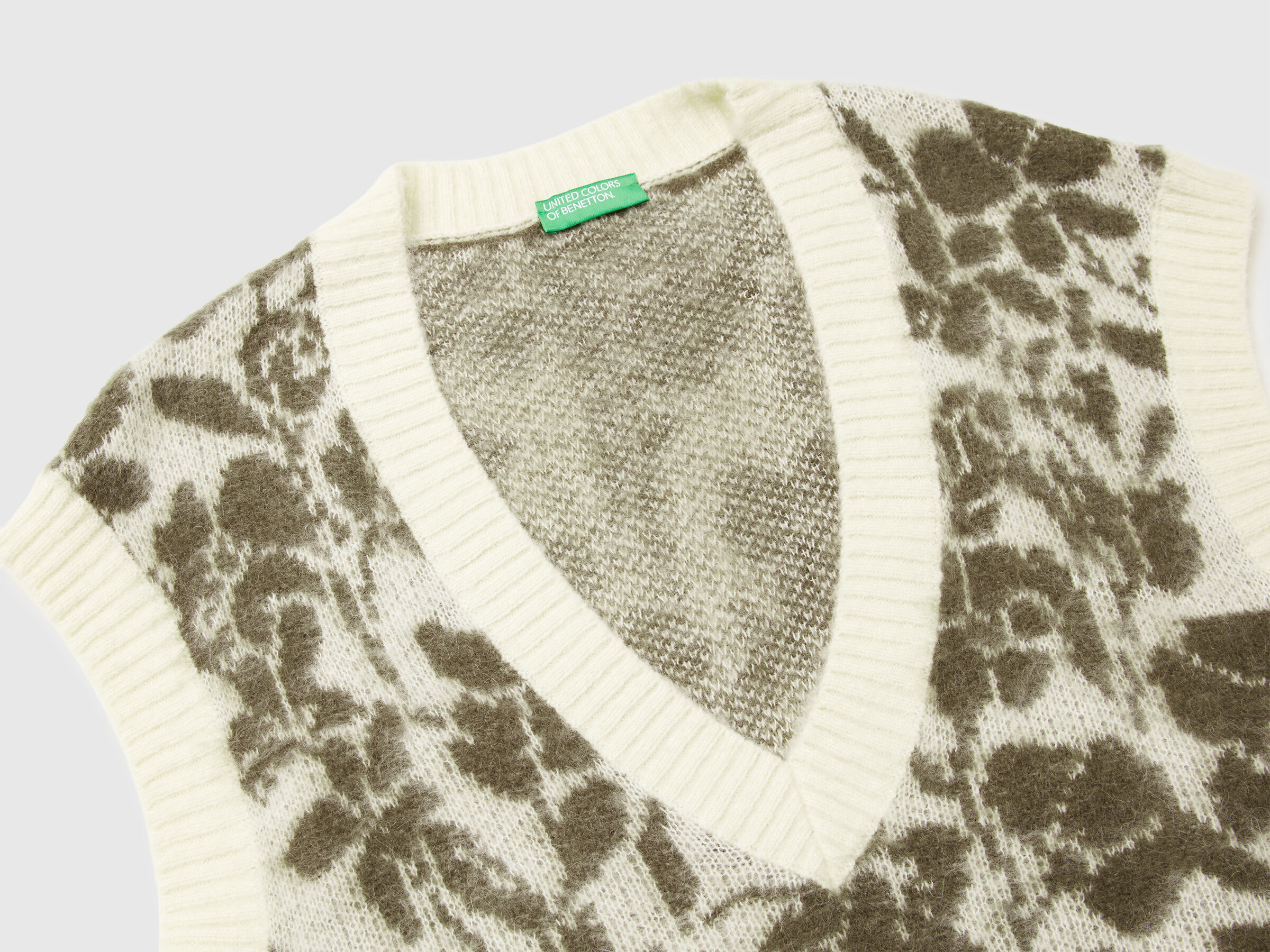 S/L V NECK SWEATER Damen image number 7